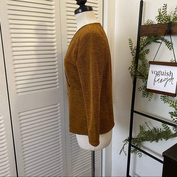 Ann Taylor|S|Deep Mustard Crinkle V Neck Long Sleeve Side Zipper Top - Picture 2 of 8